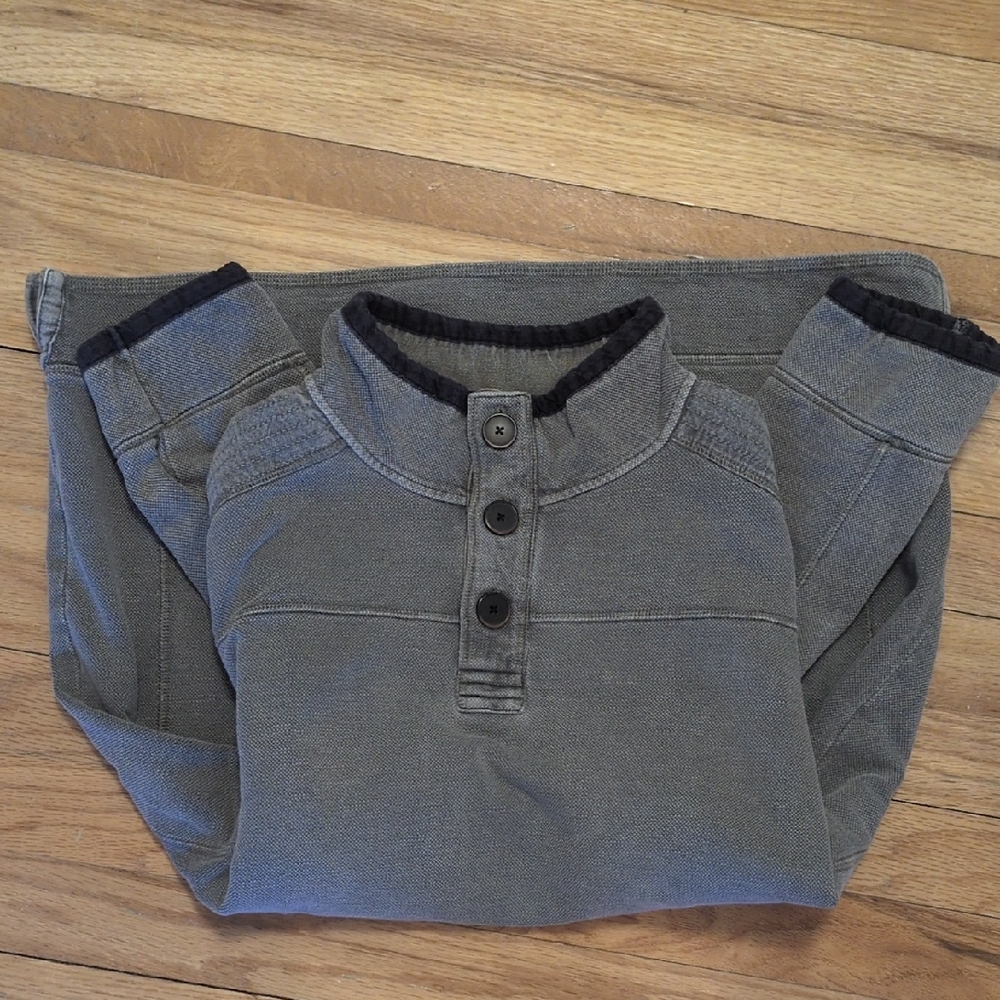 Carbon 2 Cobalt. Men's Gray Sweater with Button Collar. Navy Blue Trim.